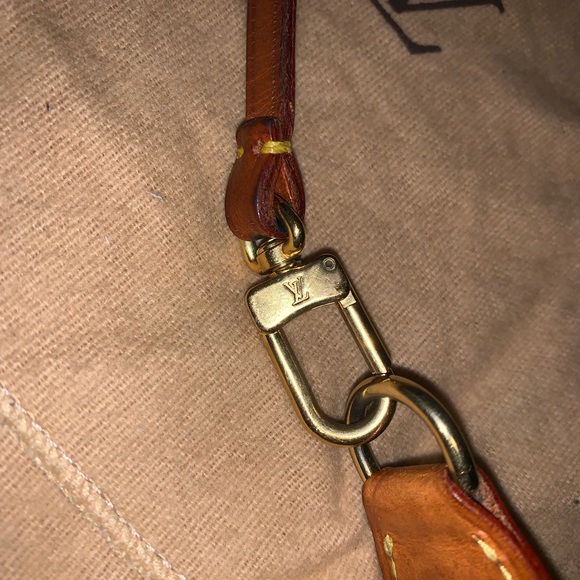 Louis Vuitton Pochette - Picture 5 of 10